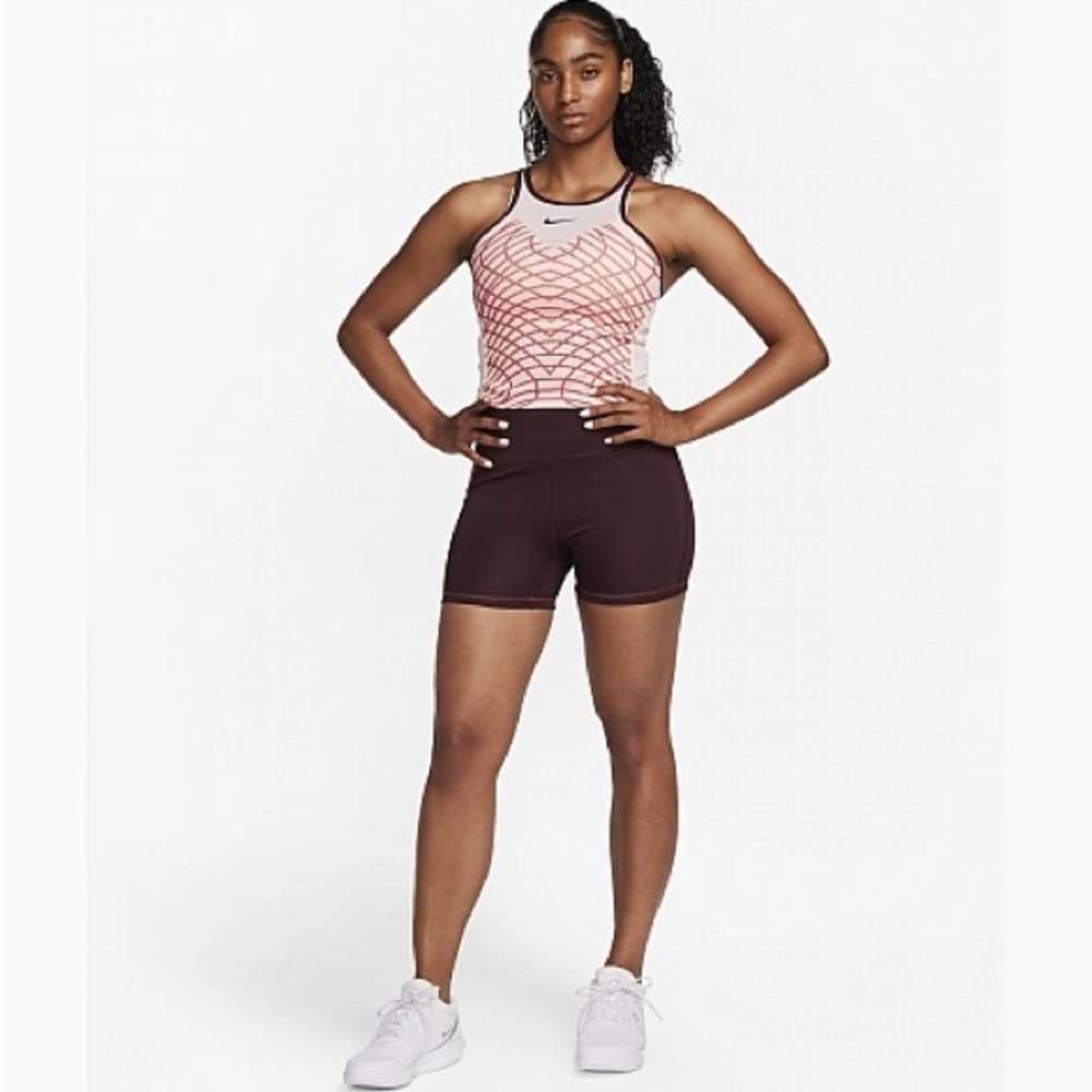 Nike dry-fit High-Waisted 4" Shorts with Pockets